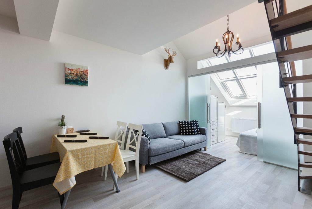 プラハKent Ridge Loft, Sokolskaアパートメント エクステリア 写真