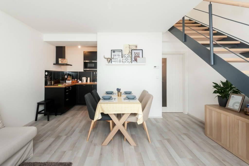 プラハKent Ridge Loft, Sokolskaアパートメント エクステリア 写真